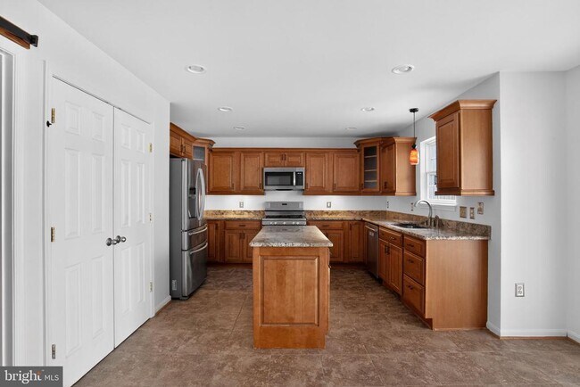 Foto del edificio - 28 Basalt Dr