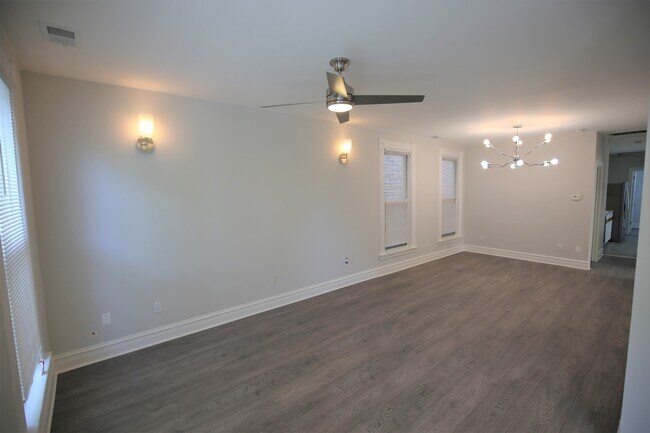 Foto del edificio - 3050 N Clifton Ave