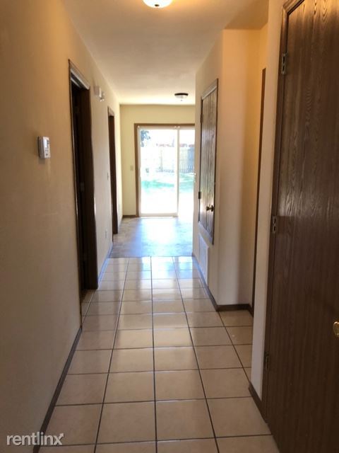 Foto del edificio - 2 br, 2 bath Duplex - 2641 Ruth Avenue A