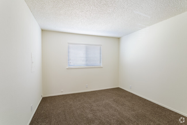 1BR, 1BA - 605 SF - Bell Park Apartments