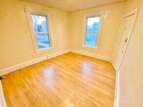 Building Photo - 54 Intervale Ave