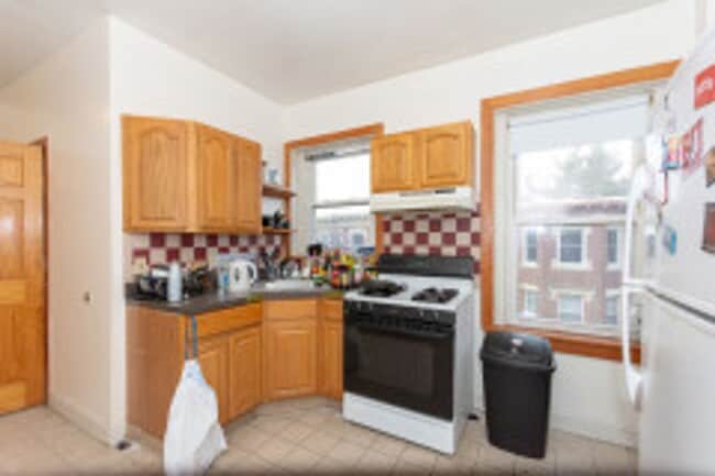 Photo - BU West / Central Campus - Spacious, Renovated Brookline 4 Bed/2 Bath on Thorndike for 9/1/2026 Apartment