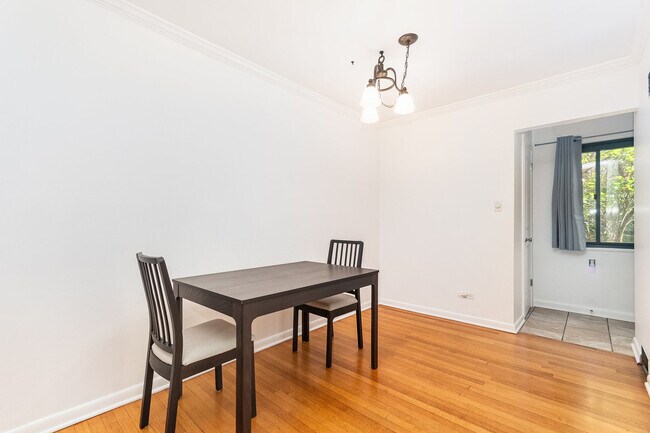 Foto del edificio - 537 Ridge Rd