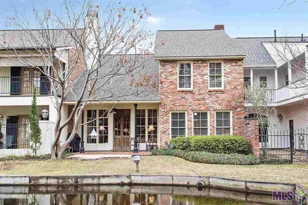 Foto principal - Beautiful New Orleans style townhome in Cy...