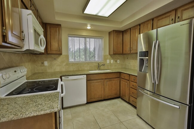 Foto del edificio - 1057 N Abrego Dr