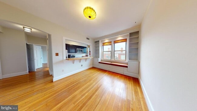 Building Photo - 18 9th St NE