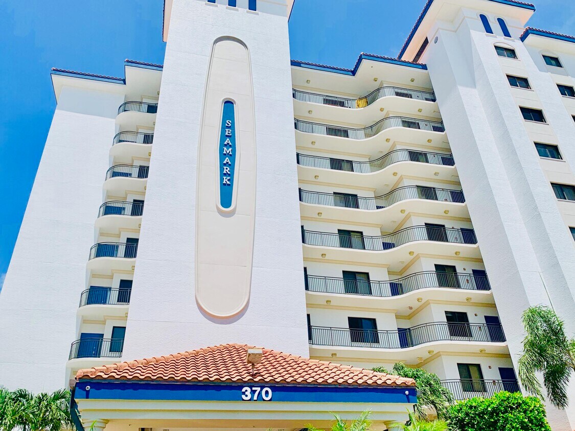 Foto principal - 370 Golfview Rd