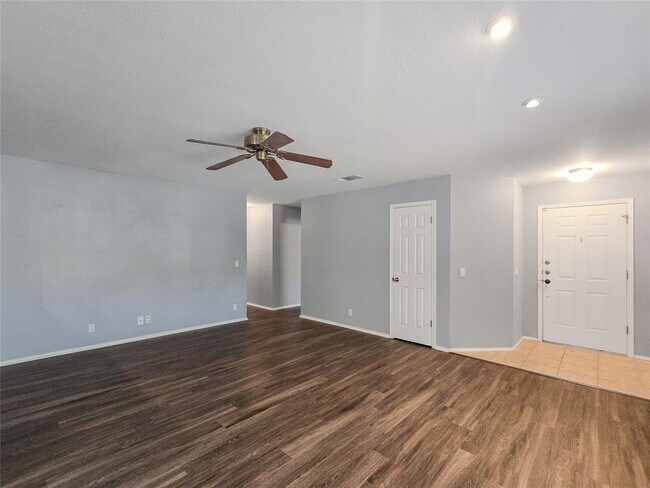 Foto del edificio - 9511 Woodvale Dr