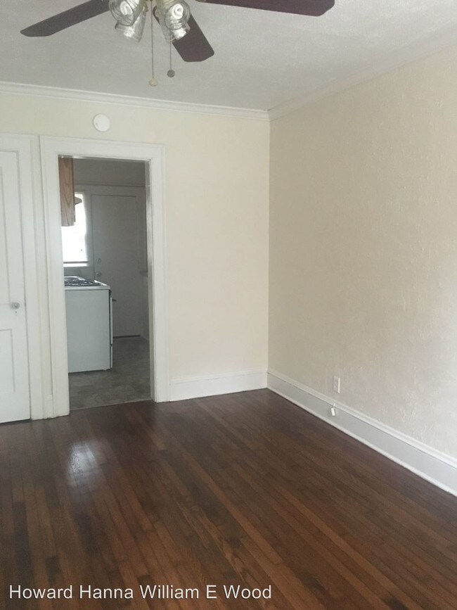 Building Photo - 1705 Fontainebleau Cres