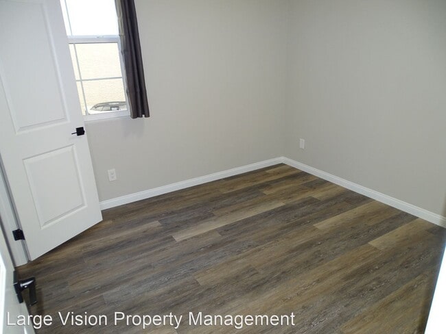 Building Photo - 5 br, 3 bath House - 3163 Segesta Avenue