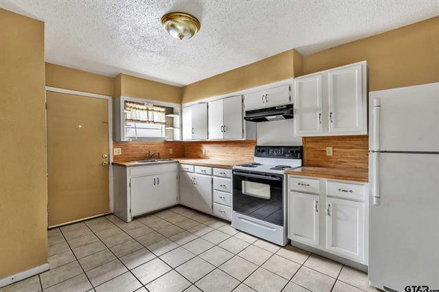 Foto del edificio - 2622 N Tenneha Ave