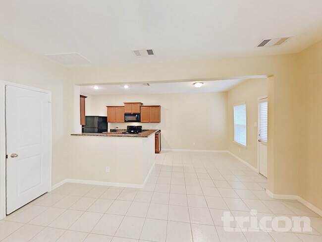 Building Photo - 600 Totem Trail Dr