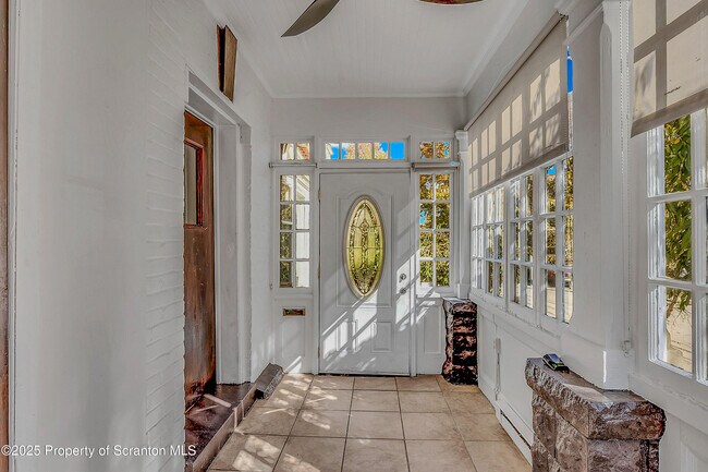 Foto del edificio - 533 S Franklin St