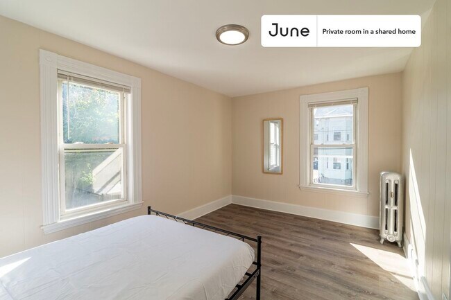 Foto del edificio - Room in Shared 7 bed/2 bath home