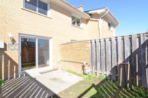 Building Photo - 2 BEDROOM-3 LEVEL TOWNHOME ON ARBOUR GLEN ...