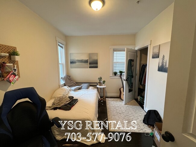 Building Photo - 194 Hillside St