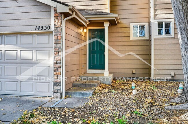 Building Photo - Charming Home with Central AC and Washer/D...