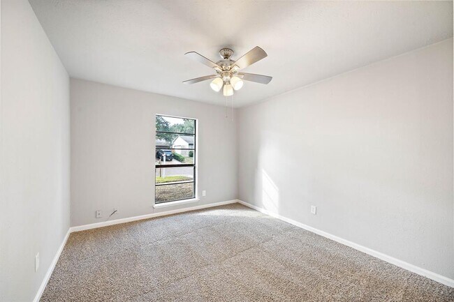 Foto del edificio - 4406 Kacee Dr