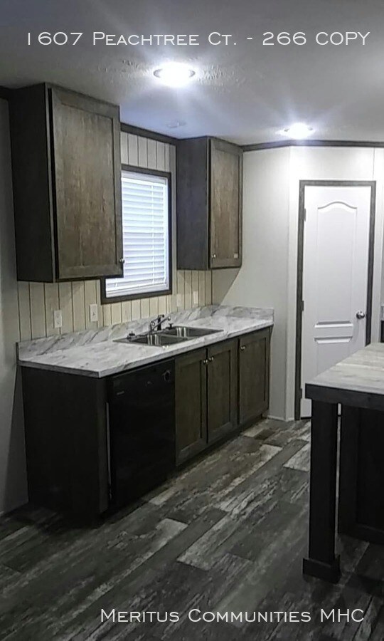 Foto del edificio - 1607 Peachtree Ct