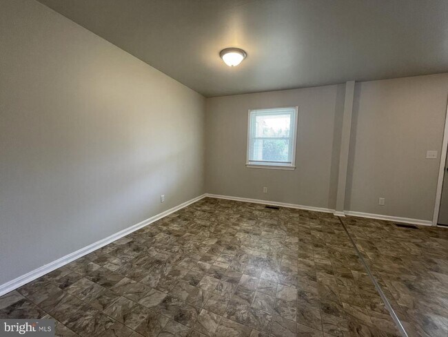 Building Photo - 145 Falmouth Dr