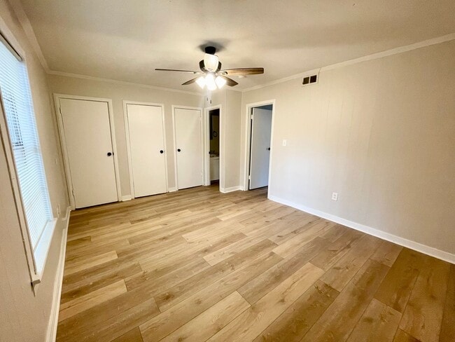 Building Photo - 1 Bed/1 Bath Apartment for Rent in Brandon...