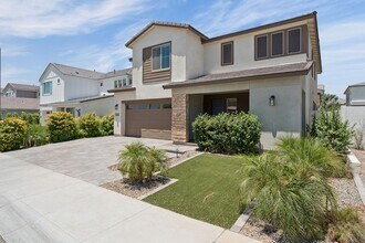 Building Photo - 1524 E Carob Ct