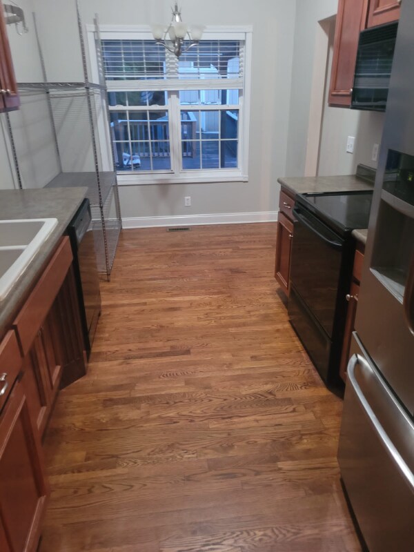 Primary Photo - 207 St Martins Ln