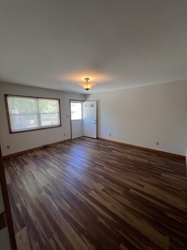 Foto del edificio - 61 E Park St