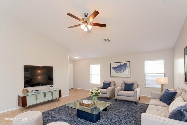 Foto del edificio - 12530 W Willow Ave