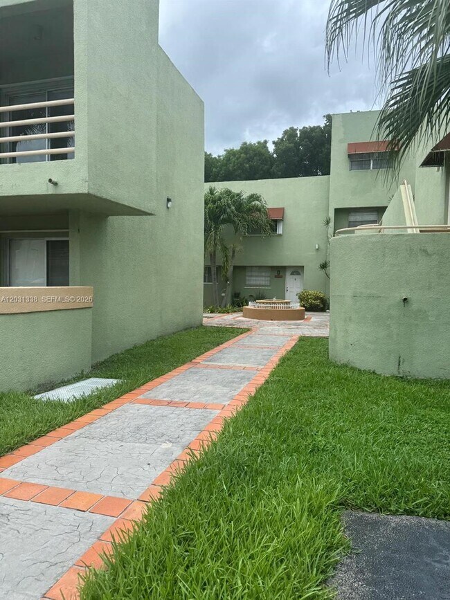 Foto del edificio - 11173 NW 7th St