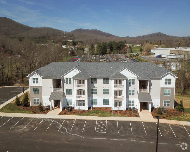 Foto aérea - Riverstone Apartments at Long Shoals