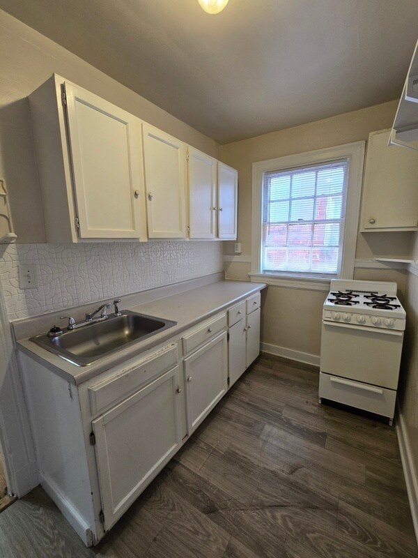 Foto del edificio - 608 N Arthur Ashe Blvd