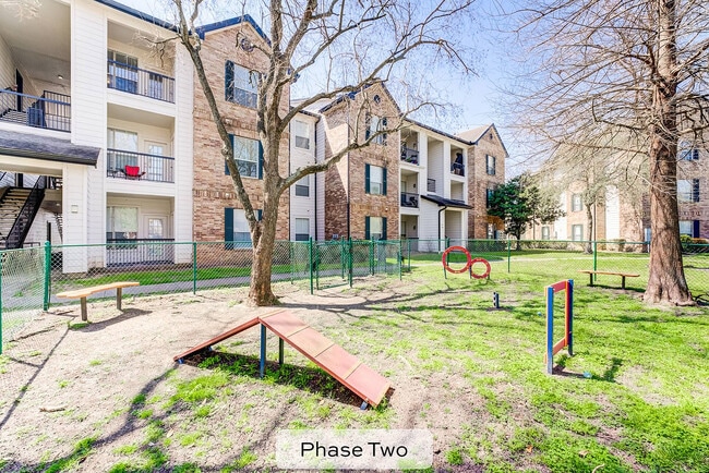 Building Photo - The Flats at Veranda Ridge
