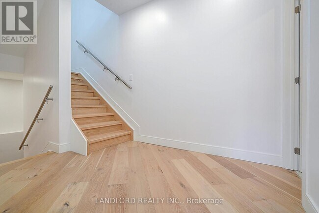 Photo du bâtiment - 1344 Pape Ave