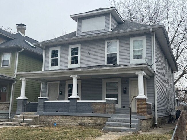 Building Photo - Completely Renovated 3BR/1BA Townhome located close to downtown Indy.