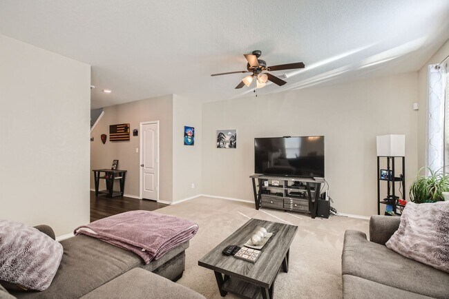 Foto del edificio - August Lease Signing Special: 3 Bed/2.5 Ba...