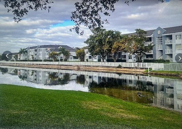 Foto principal - 8560 SW 212th St