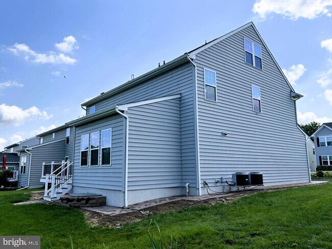 Foto del edificio - 122 Garrett Ln