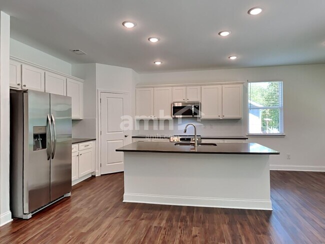 Foto del edificio - 5017 Pebble Bridge Wy