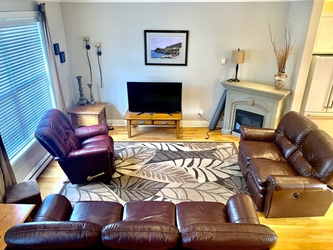 Building Photo - 17 St Joseph's Ln