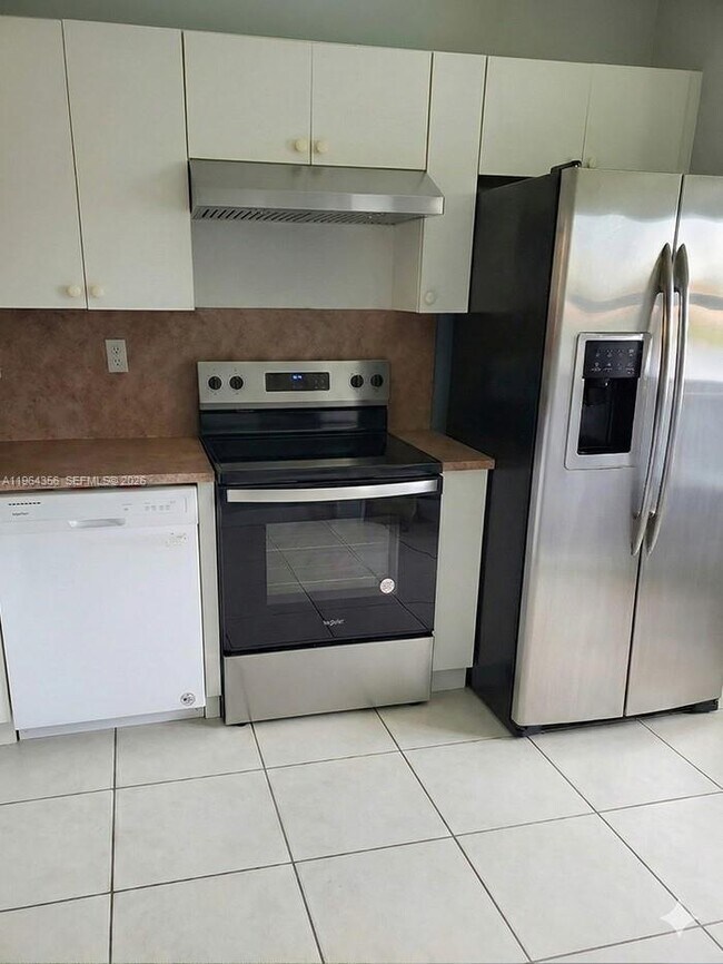 Building Photo - 1251 SE 31st Ct