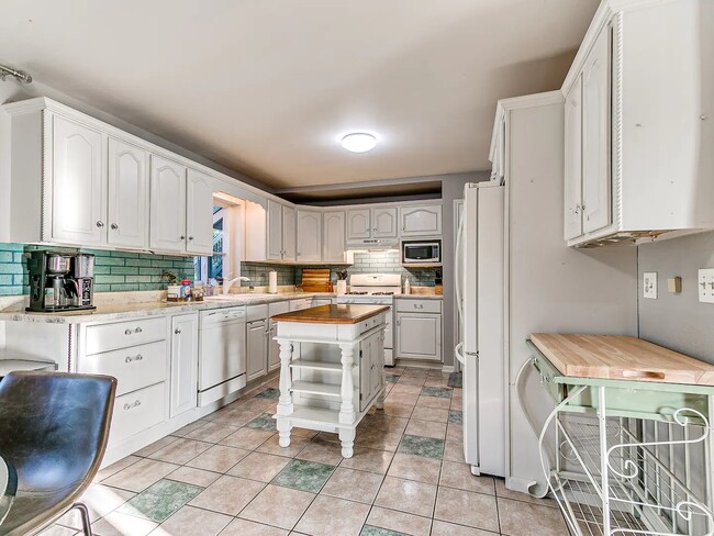 Building Photo - 409 Wellons Cir