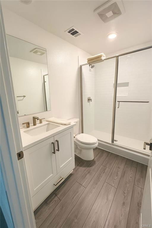 Building Photo - 124 Sash