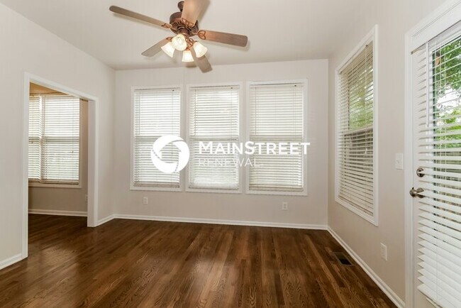 Building Photo - 4 Bedroom Pet-Friendly Home in PLEASANT HILL, MO with Main Street Renewal