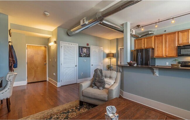 Foto del edificio - Knoxville 37917 - 1 bedroom 1 bath condo - call Howard Grower 865-705-0969