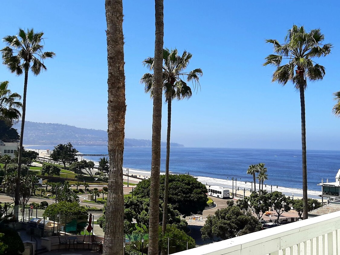 Foto principal - Totally Updated Ocean View 1 bedroom in Th...