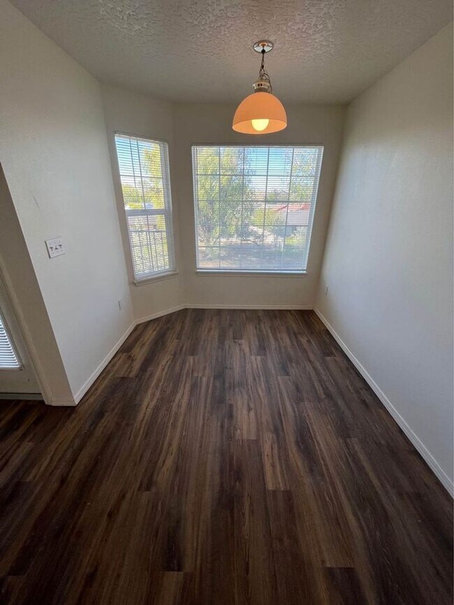 Foto del edificio - 2304 Sunnybrook Dr