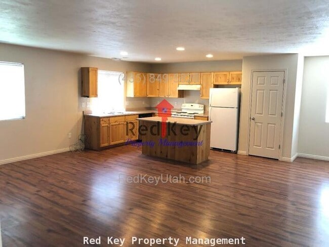 Building Photo - Durocher Dr. Single Family Home