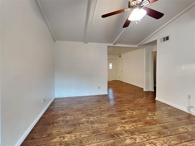 Foto del edificio - 311 Lincolnshire Ct
