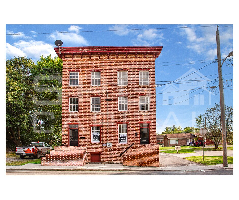 Primary Photo - 114-116 W High St